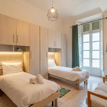 Charm In Piazza Castello Apartman *