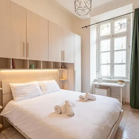 Apartment Charm In Piazza Castello Turin