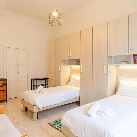 Charm In Piazza Castello