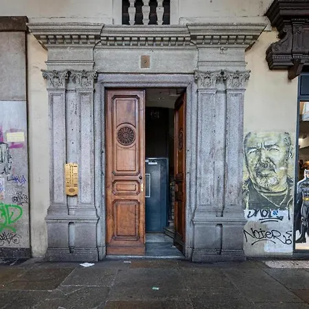 Apartment Charm In Piazza Castello