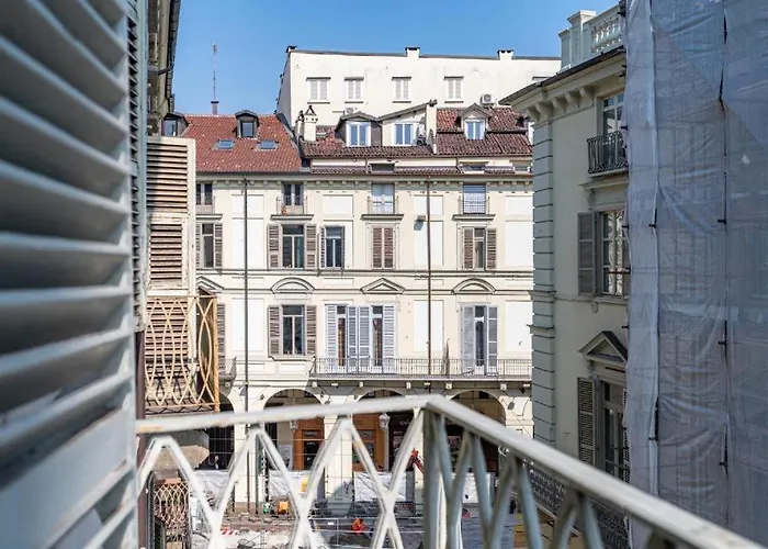 Charm In Piazza Castello *